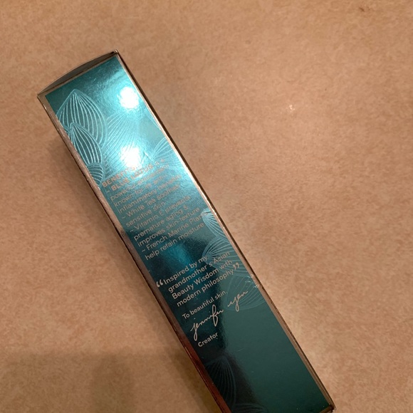 Blue Lotus Balancing Moisturizer - Picture 4 of 4